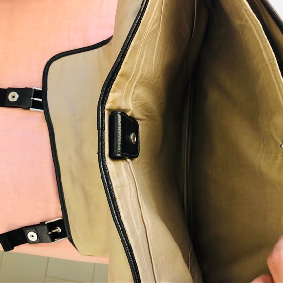 Lacoste - Picture 5 of 8